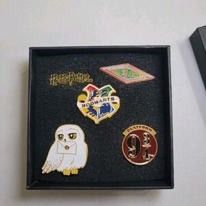 Hogwarts Harry Potter Pin Collection Set Of 5 Pins NEW Hedwig‎